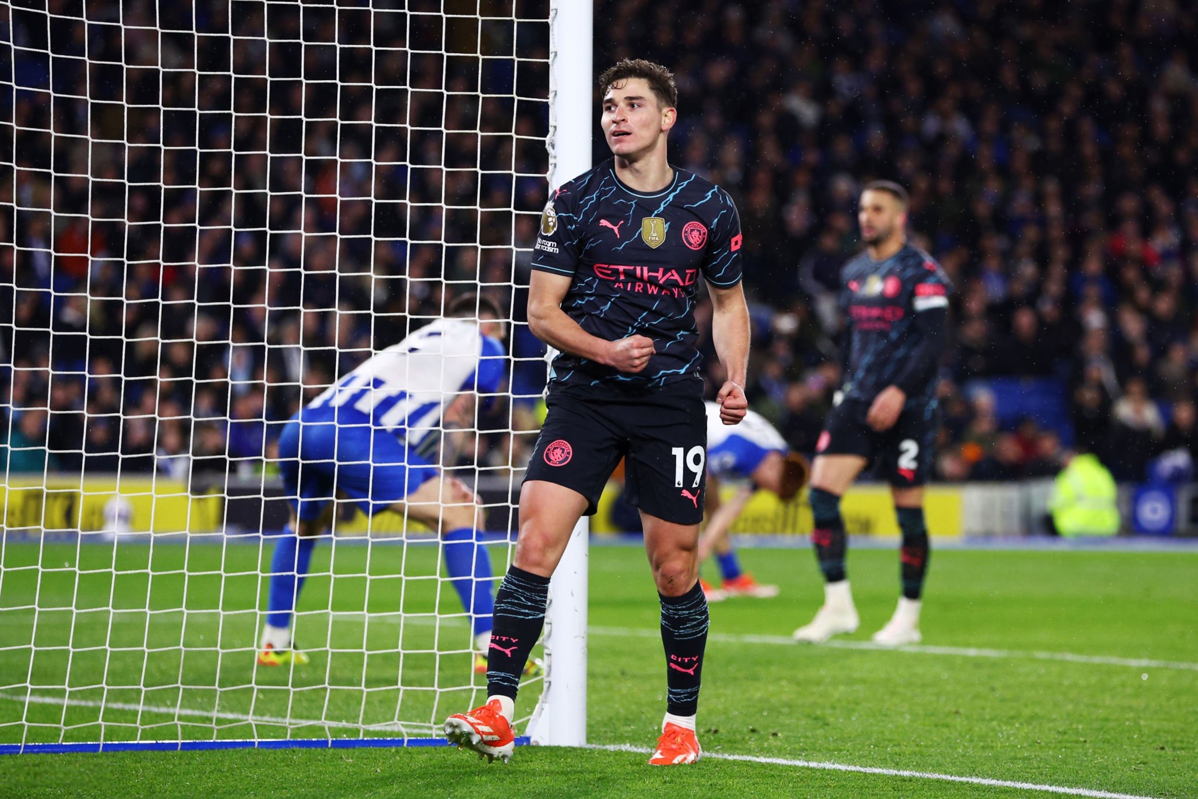 墨西哥翻盘曼城,德布劳内点燃赛场 墨西哥翻盘曼城,德布劳内点燃赛场